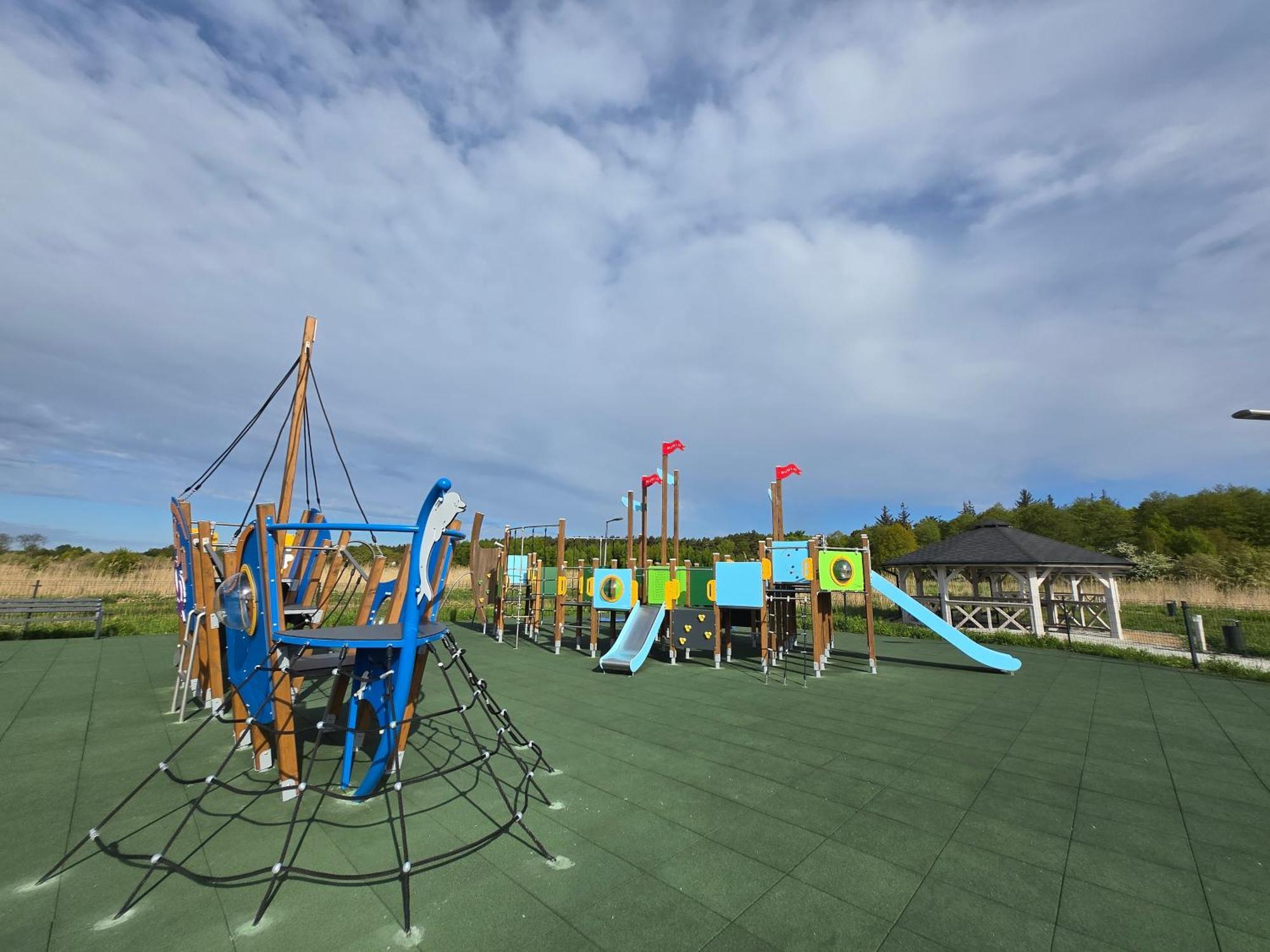 Apartamenty Sunset Resort By Noclegi Renters Grzybowo Kültér fotó